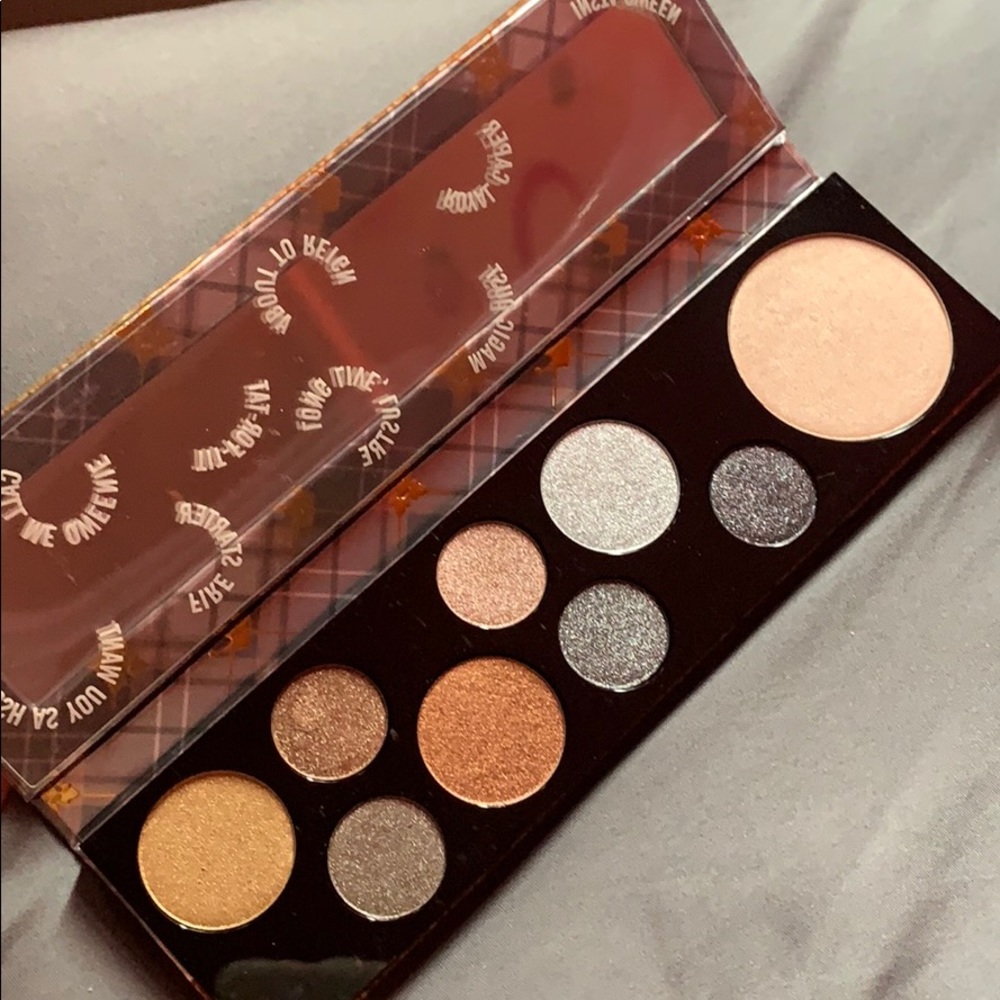 Mac eyeshadow palette